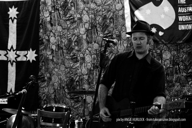 2011_06_steve_towson_live_australia